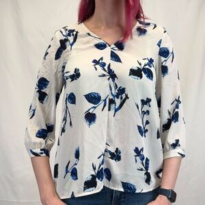 Paraphrase Women's Floral Blouse Medium Ivory Cream Navy Blue V-Neck 3/4 Sleeve